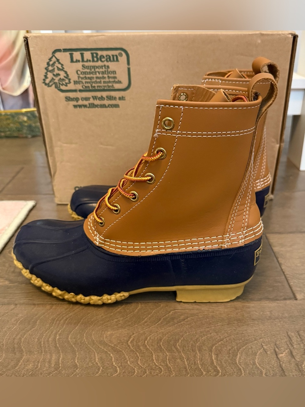LL Bean - Women's Bean Boots, 8" - Tan/Navy - Size 8 - Picture 6 of 10